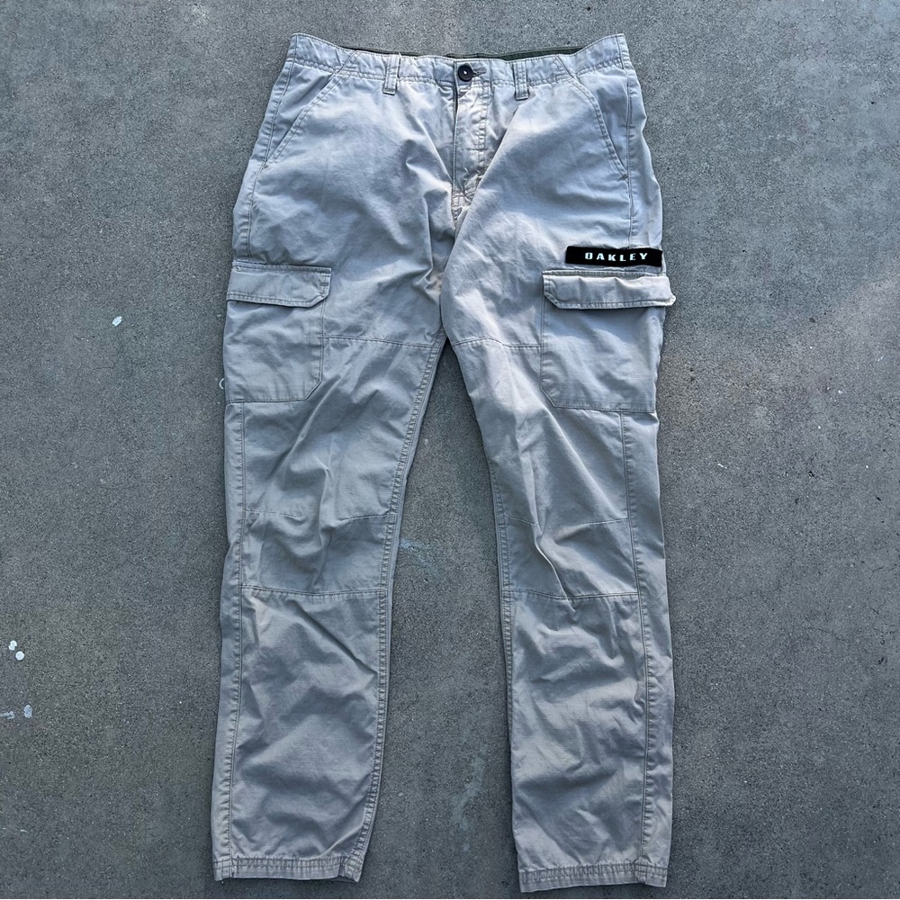 Vintage Men’s Oakley khaki Cargo Pants Slim Sz 31x30